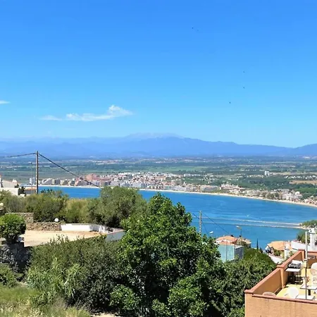Beautiful With View Appartement Roses