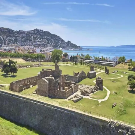 By With Pool شقة روساس