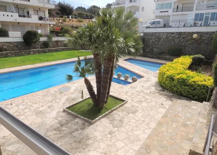 By With Pool روساس