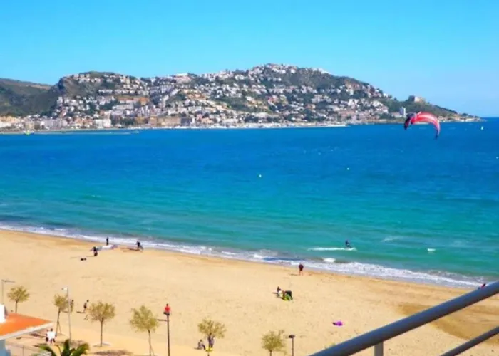 By With Pool شقة روساس