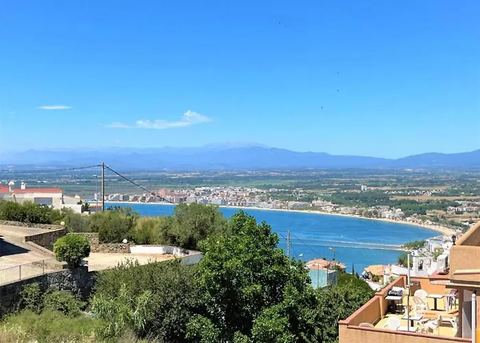 By With Pool شقة روساس